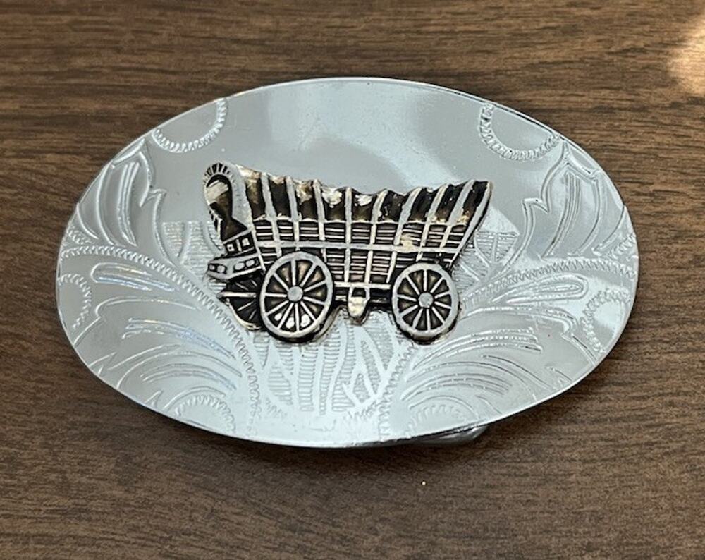 VINTAGE Western Oval Belt Buckle Wagon Etched Silver Gold Tone 2.5”x1.25” Cowboy